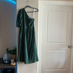Off the shoulder green summer/fall dress with pockets.